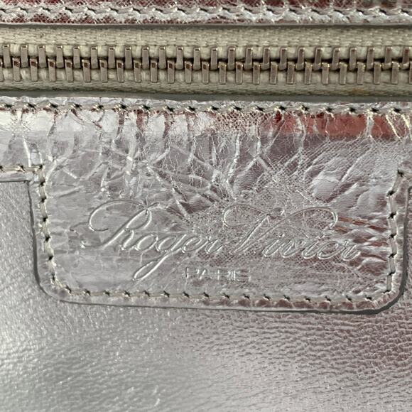 ROGER VIVIER Metallic Silver Textured Leather Clutch Handbag - Picture 6 of 8